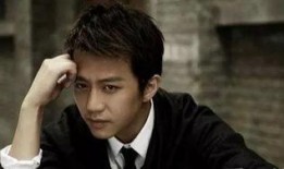 邓超爆料自愿游泳视频,勇敢挑战自我，展现运动风采